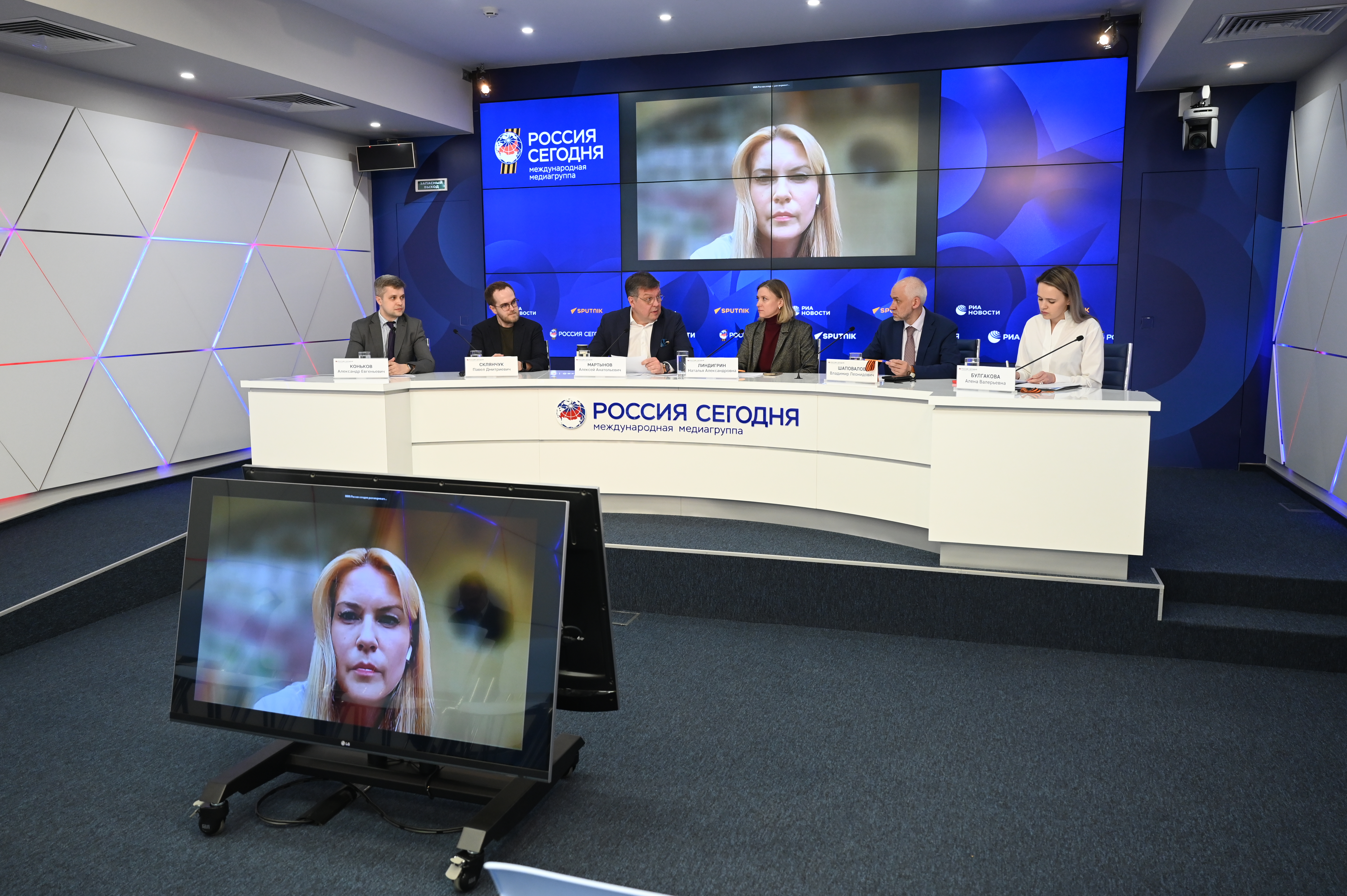 «Партийная система нашей страны стоит на защите прав и свобод граждан»: эксперты ЭИСИ — о развитии российского парламентаризма